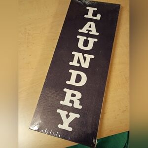 NWT 3 PIECE NAVY BLUE AND WHITE LAUNDRY SIGNS